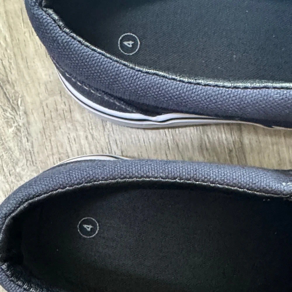 Kids Navy Slip-On Canvas Shoes size 4
